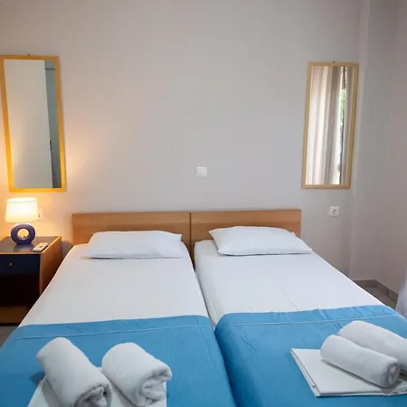Aparthotel Nick's & *